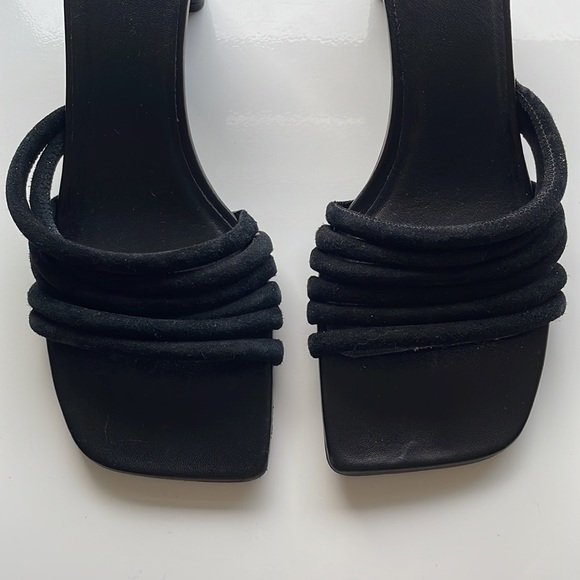 Frame Heels - Picture 2 of 4